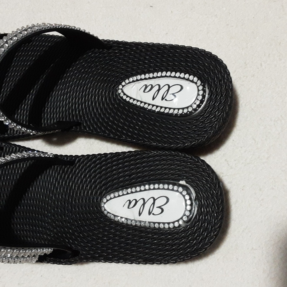 Ella Black Sandals with Silver Straps SIZE 8. - Picture 5 of 9